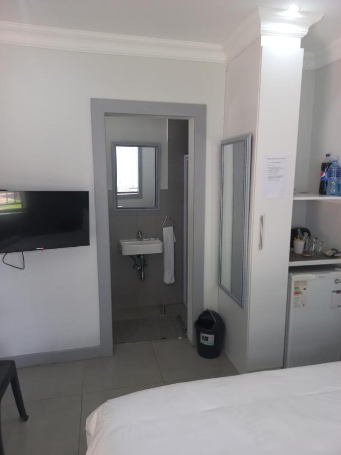 Triple9 Hatfield Guesthouse Претория Экстерьер фото