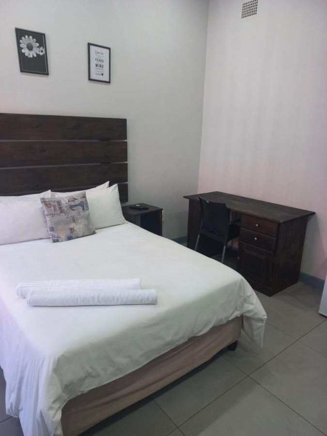 Triple9 Hatfield Guesthouse Претория Экстерьер фото
