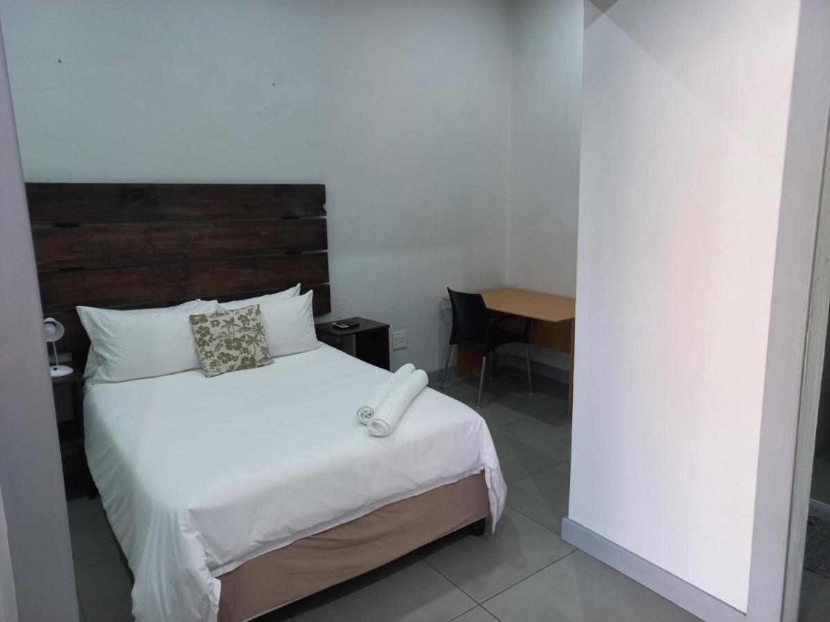 Triple9 Hatfield Guesthouse Претория Экстерьер фото