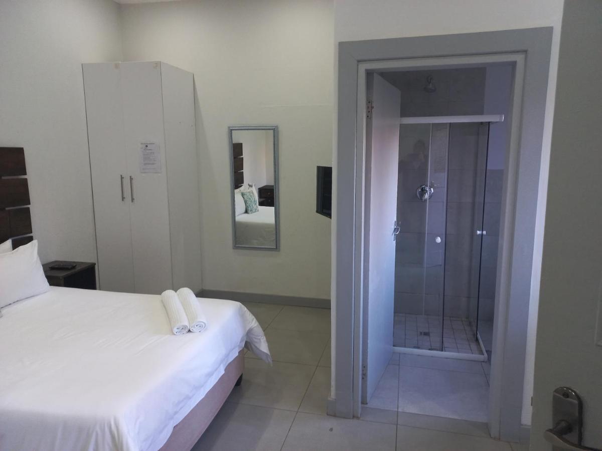 Triple9 Hatfield Guesthouse Претория Экстерьер фото