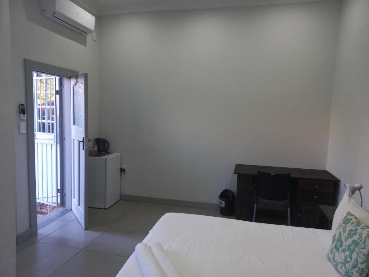 Triple9 Hatfield Guesthouse Претория Экстерьер фото