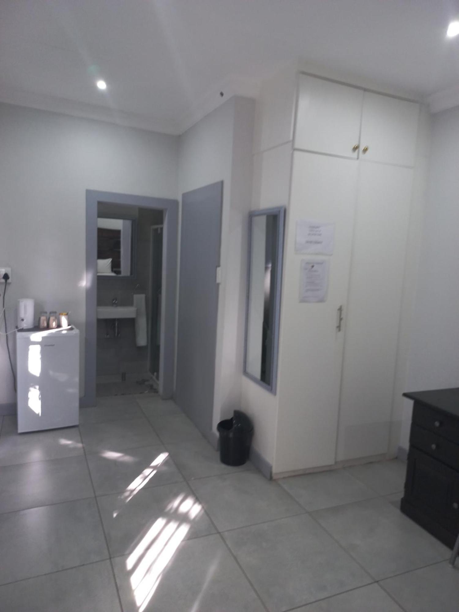 Triple9 Hatfield Guesthouse Претория Номер фото