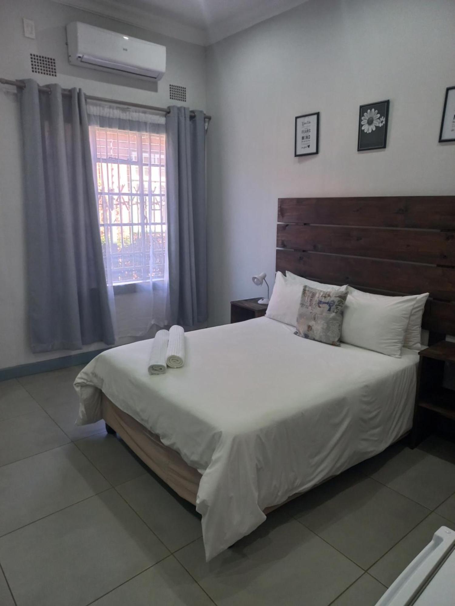 Triple9 Hatfield Guesthouse Претория Номер фото